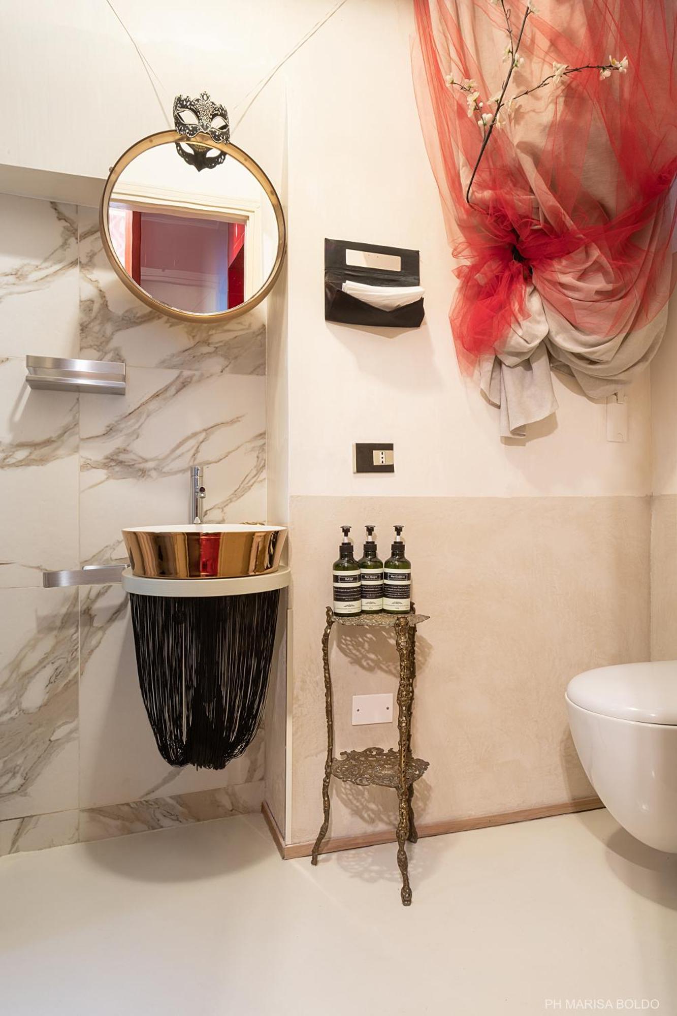 Billie's Flat Red Apartment Verona