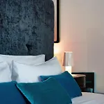 Billie\'S Flat Red - Art & Design Apt In Verona Historic Centre